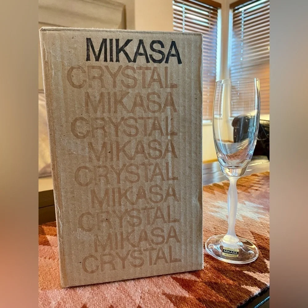 Mikasa Ballet Crystal Champagne Flutes